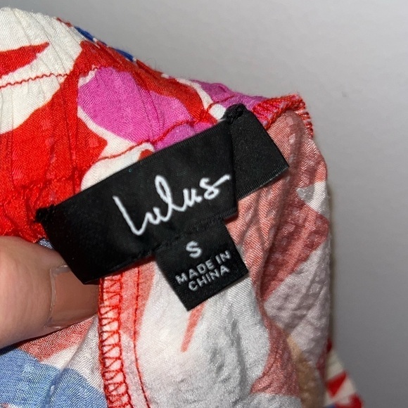 LULU’S Sprung on Sunshine Red Floral Print Pull On Shorts Size Small - Picture 5 of 8